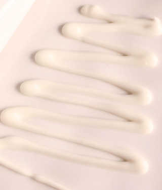 소프트 에어리 UV 에센스 SPF 50 PA ++++ — 4.83점을 준 리뷰어가 2018년 11월 올린 사용 사진
