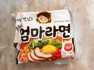 라면 그대로가 제일 맛있는 더엄마라면 — 5점을 준 리뷰어가 2019년 9월 올린 사용 사진