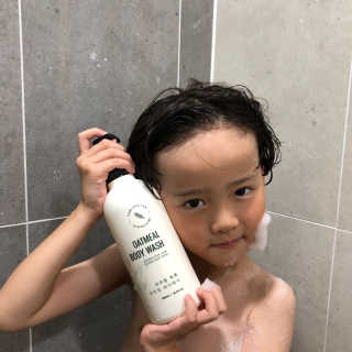 (주)에네스티 내추럴 촉촉  오트밀 바디워시 500ml — 4점을 준 리뷰어가 2019년 8월 올린 사용 사진