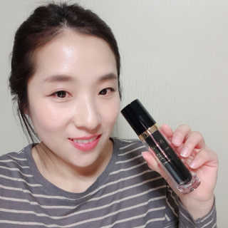 JM솔루션 물광 커버 파운데이션 럭셔리 — 3.67점을 준 리뷰어가 2018년 12월 올린 사용 사진