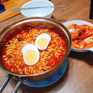 라면 그대로가 제일 맛있는 더엄마라면 — 5점을 준 리뷰어가 2019년 7월 올린 사용 사진