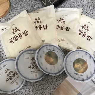 [풀무원] 사골곰탕국밥 황태해장국밥 — 4.33점을 준 리뷰어가 2018년 6월 올린 사용 사진