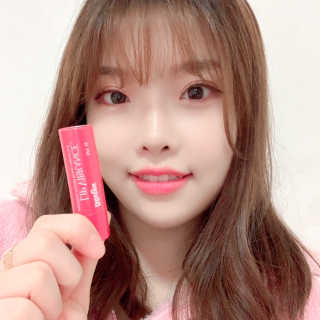 블리스텍스 립 릴리프 크림 립밤, 립 바이브런스 립밤 — 5점을 준 리뷰어가 2018년 11월 올린 사용 사진