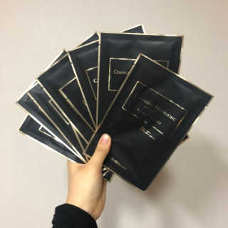웰더마 차콜 블랙펄 하이드레이팅 앰플 마스크 — 5점을 준 리뷰어가 2019년 3월 올린 사용 사진
