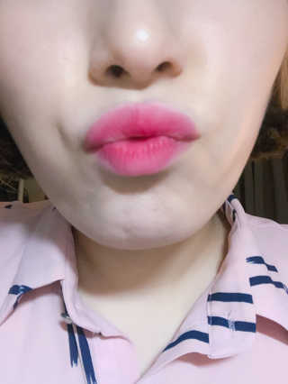 [블랙루즈] 에어 핏 벨벳 틴트4 1+1 — 5점을 준 리뷰어가 2019년 7월 올린 사용 사진