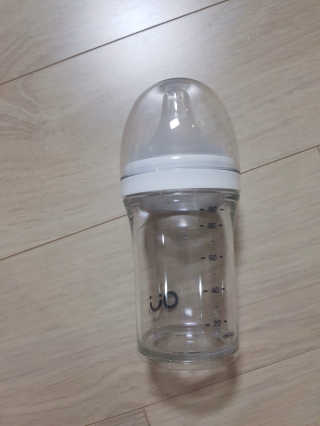 엄마의 바램을 담은 프리미엄 감성젖병 오유위시 90ml — 4.5점을 준 리뷰어가 2020년 3월 올린 사용 사진