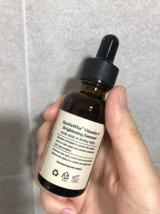 [스킨큐어] 산다화 비타민C 화이트닝 에센스 30ml — 5점을 준 리뷰어가 2019년 7월 올린 사용 사진