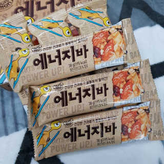 견과가 똘똘 뭉쳐들어간 넛츠몬 에너지바 1BOX 6개입 — 5점을 준 리뷰어가 2018년 1월 올린 사용 사진