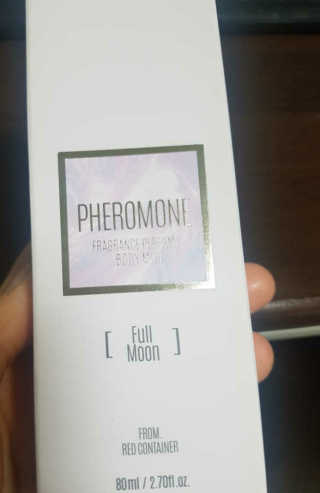 레드컨테이너 페로몬향 퍼퓸 바디미스트 80ml — 4.5점을 준 리뷰어가 2020년 2월 올린 사용 사진