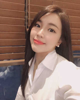 [블랙루즈] 에어 핏 벨벳 틴트4 1+1 — 5점을 준 리뷰어가 2019년 7월 올린 사용 사진