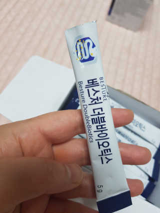 베스처 더블바이오틱스 100포 x 1박스 — 5점을 준 리뷰어가 2019년 7월 올린 사용 사진