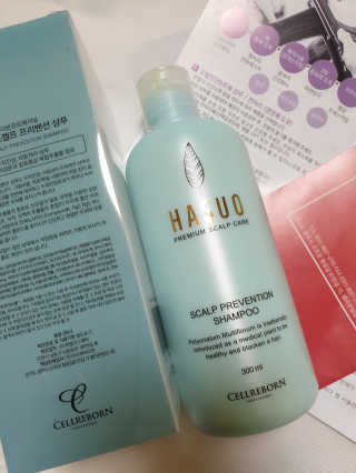 셀리본 하수오 내츄럴 프리벤션 탈모관리 샴푸 300ml — 5점을 준 리뷰어가 2019년 11월 올린 사용 사진