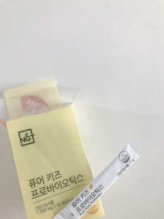 네츄럴굿띵스 퓨어 키즈 프로바이오틱스 60포 — 5점을 준 리뷰어가 2019년 5월 올린 사용 사진