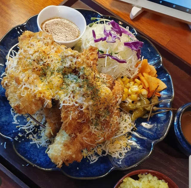 [바삭공장] 히레카츠1인분 + 치치카츠 1인분 + 음료1 리뷰 사진
