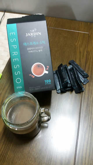 (주)쟈뎅 쟈뎅 에스프레소 스틱 아메리카노 블랙 — 5점을 준 리뷰어가 2018년 10월 올린 사용 사진