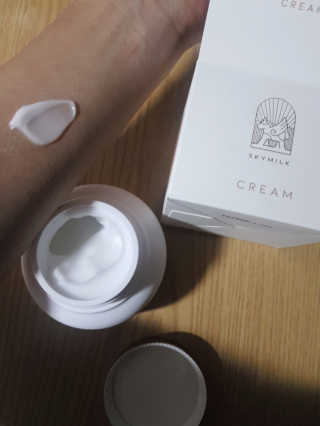 스카이밀크 SKYMILK 당나귀밀크 크림 — 5점을 준 리뷰어가 2019년 12월 올린 사용 사진