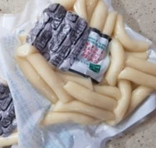잠실맛집,홍코너떡볶이가우리집에[옛날맛,짜장맛옵션] — 5점을 준 리뷰어가 2020년 1월 올린 사용 사진