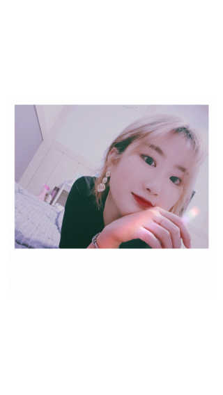 아가타 [AGATHA] 프리미에르 립스틱 — 3.83점을 준 리뷰어가 2018년 5월 올린 사용 사진