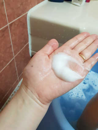뷰티여우_아토클리닉 [아토클리닉] 우리 아이가 좋아하는 버블폼 — 2점을 준 리뷰어가 2019년 5월 올린 사용 사진