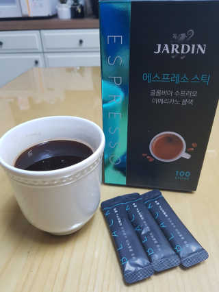 (주)쟈뎅 쟈뎅 에스프레소 스틱 아메리카노 블랙 — 4.33점을 준 리뷰어가 2018년 10월 올린 사용 사진