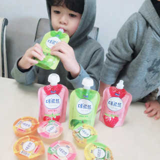 데르뜨 떠먹는 과일 3종, 짜먹는 과일 2종 총 10개 체험 — 5점을 준 리뷰어가 2020년 3월 올린 사용 사진