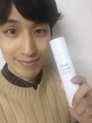 AHC 에이 에이치 씨 미니멀 10 워터리 에센스 — 5점을 준 리뷰어가 2018년 12월 올린 사용 사진