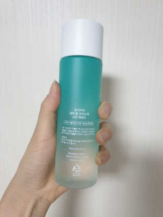 오지아이 워터 밤 모이스처 스킨 에센스 180ml — 4점을 준 리뷰어가 2019년 12월 올린 사용 사진