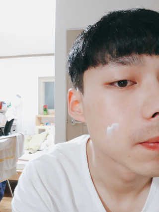 스킨코치 딥 모이스쳐 5D 수분크림 — 5점을 준 리뷰어가 2018년 3월 올린 사용 사진