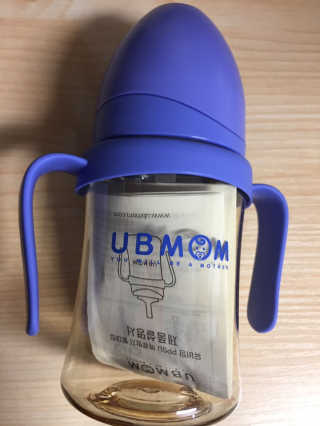 유비맘 샘방지 PPSU 빨대컵_컬러 랜덤 발송 — 5점을 준 리뷰어가 2020년 2월 올린 사용 사진