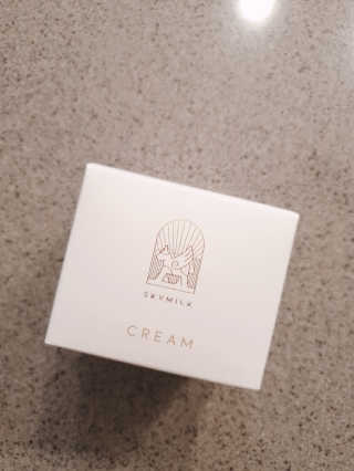 스카이밀크 SKYMILK 당나귀밀크 크림 — 5점을 준 리뷰어가 2019년 12월 올린 사용 사진