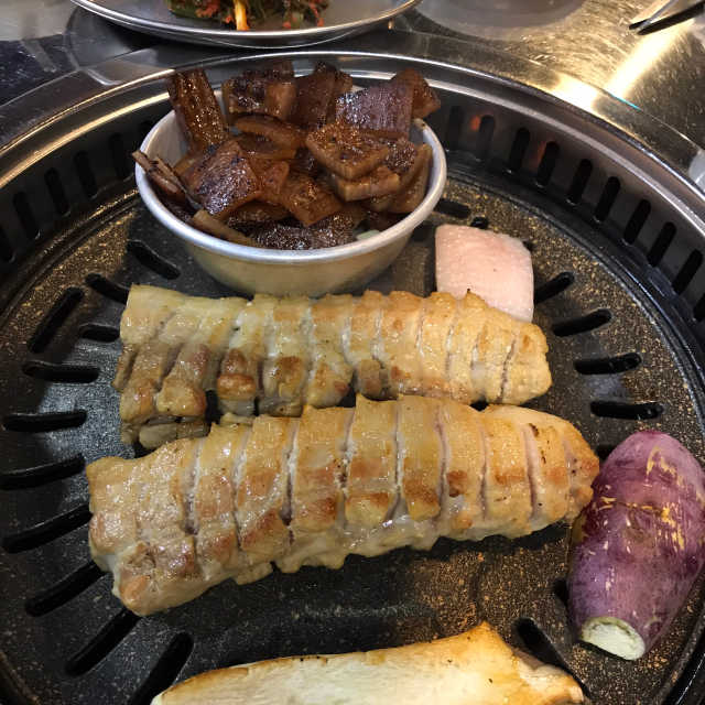 [고기구워주는마을 본점] 고기 4종 중 택 2 리뷰 사진