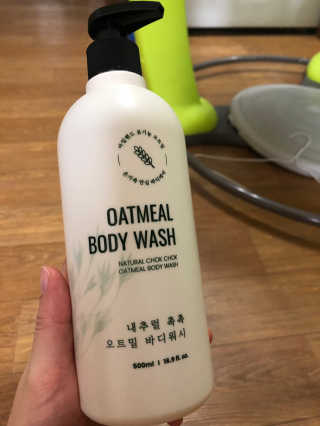 (주)에네스티 내추럴 촉촉  오트밀 바디워시 500ml — 5점을 준 리뷰어가 2019년 12월 올린 사용 사진