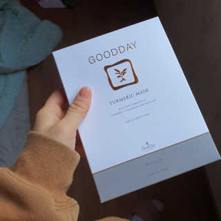 GoodDay Skincare GoodDay 강황 마스크 — 5점을 준 리뷰어가 2020년 3월 올린 사용 사진