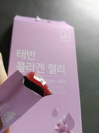 네츄럴굿띵스 태반 콜라겐 젤리 15포 — 4점을 준 리뷰어가 2019년 6월 올린 사용 사진