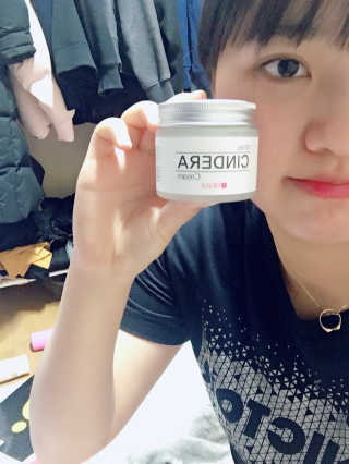 메이니 화이트 신드라 크림 70ml — 4.33점을 준 리뷰어가 2018년 4월 올린 사용 사진