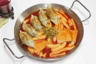 두번째 국떡 국가대표 떡볶이 1팩 + 영미칩 2봉 증정 — 5점을 준 리뷰어가 2019년 2월 올린 사용 사진