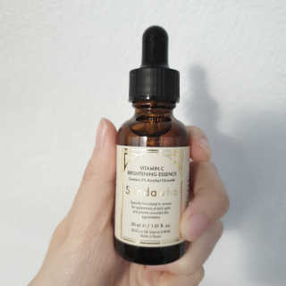 [스킨큐어] 산다화 비타민C 화이트닝 에센스 30ml — 4점을 준 리뷰어가 2020년 3월 올린 사용 사진