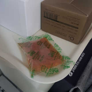 쨍하고 해뜰집 재사용 가능한 로하스 인증 지시겔 제습제 25g 20개입 — 4.5점을 준 리뷰어가 2019년 9월 올린 사용 사진