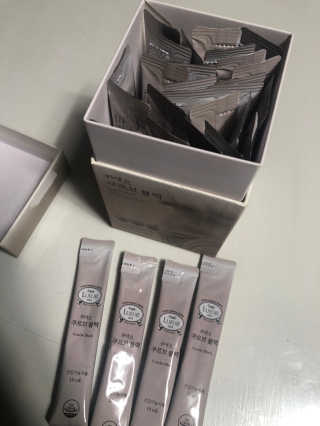 [하우투잇] 뤼에르 쿠르브 블랙 10ml x 30포 총 300ml — 4점을 준 리뷰어가 2020년 3월 올린 사용 사진