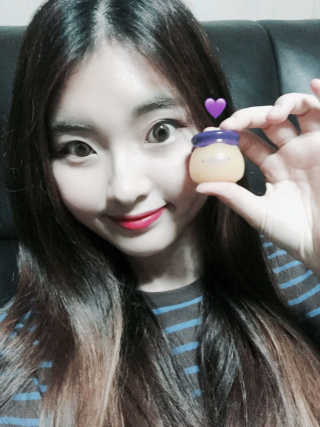 후르디아 블루베리 하이드레이팅 허니 립 밤 — 4.67점을 준 리뷰어가 2017년 9월 올린 사용 사진
