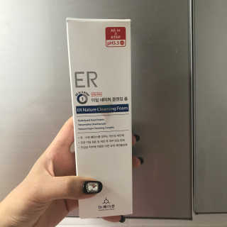 Dr.메디션 ER 네이처 클렌징폼- 오일리스킨용 — 4점을 준 리뷰어가 2018년 7월 올린 사용 사진