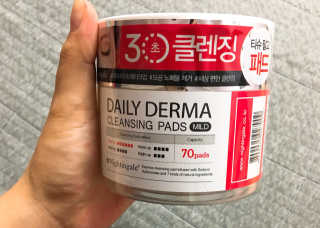 나이팅게일 데일리 더마 클렌징패드 마일드 — 3.83점을 준 리뷰어가 2018년 9월 올린 사용 사진