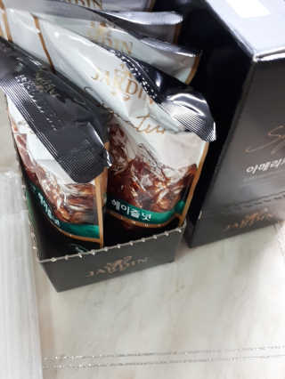 (주)쟈뎅 쟈뎅 시그니처 블랙, 헤이즐넛 230ml — 4점을 준 리뷰어가 2018년 7월 올린 사용 사진