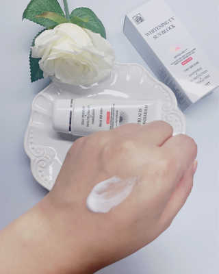 지고트 화이트닝 유브이 썬블럭 크림 70ml,1+1 — 4.5점을 준 리뷰어가 2019년 5월 올린 사용 사진