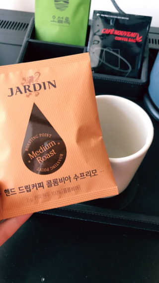 (주)쟈뎅 쟈뎅 핸드 드립커피 3종 — 5점을 준 리뷰어가 2018년 3월 올린 사용 사진