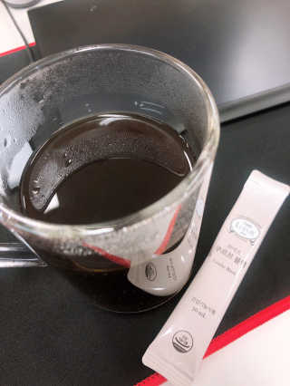 [하우투잇] 뤼에르 쿠르브 블랙 10ml x 30포 총 300ml — 2점을 준 리뷰어가 2020년 3월 올린 사용 사진