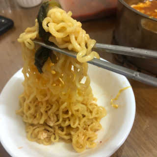 라면 그대로가 제일 맛있는 더엄마라면 — 5점을 준 리뷰어가 2019년 9월 올린 사용 사진