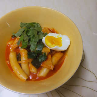 [홍코너떡볶이]옛날떡볶이 인기맛 4팩세트 — 5점을 준 리뷰어가 2019년 12월 올린 사용 사진