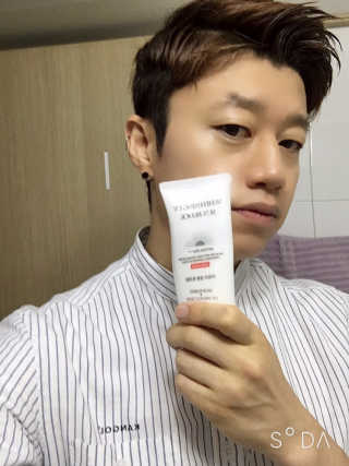 지고트 화이트닝 유브이 썬블럭 크림 70ml,1+1 — 5점을 준 리뷰어가 2019년 5월 올린 사용 사진