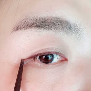 우드버리 1.5mm 스키니 젤 아이라이너 — 5점을 준 리뷰어가 2019년 5월 올린 사용 사진